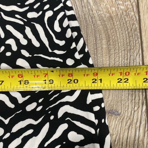 ▪️MERONA Black & White Geometric Animal Print 3/4 Sleeve Dress with Belt MEDIUM - Picture 9 of 13